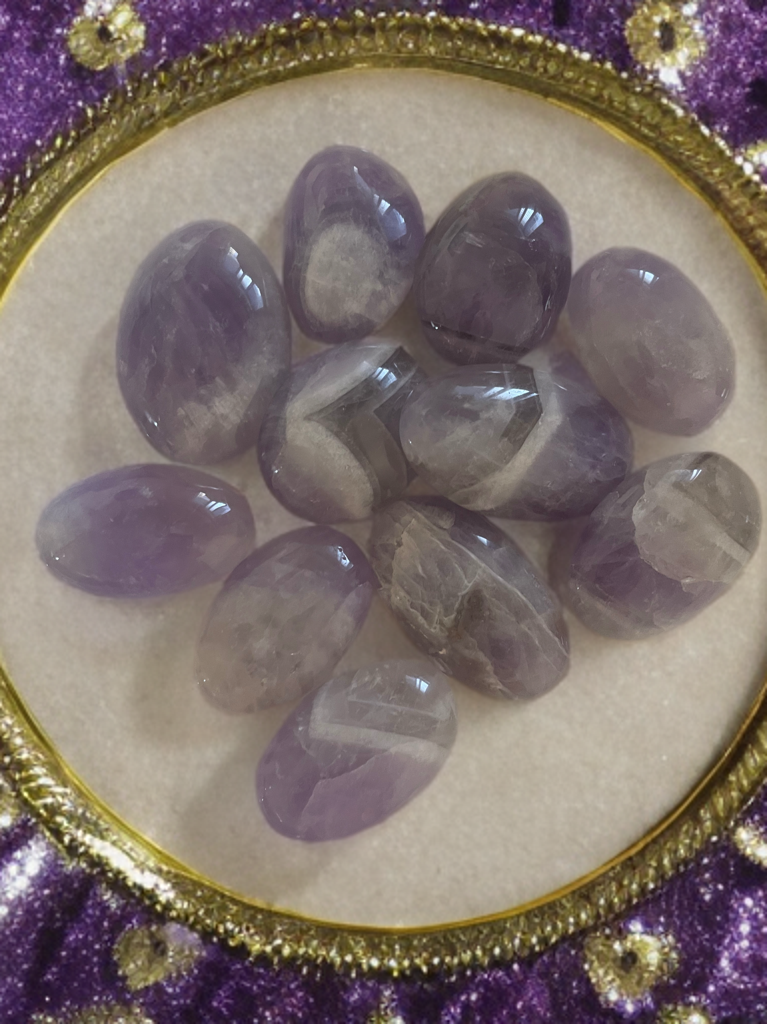 Amethyst Palmstone (Medium)